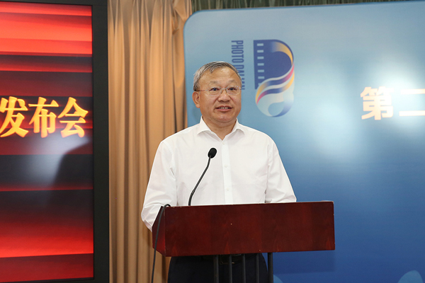 大连新闻传媒集团党委书记,董事长王会军致辞.