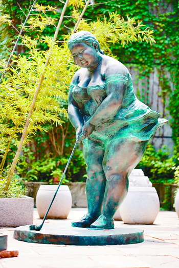 文艺 新闻眼  从许鸿飞对肥女形象的塑造和"肥女世界"的建构上可以