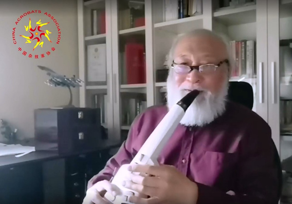 王建民演奏的《在希望的田野上》